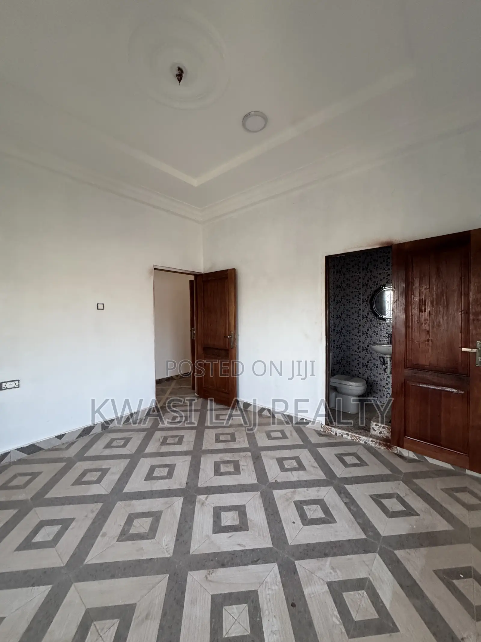 2bdrm Apartment in Pokuase Whitehouse for rent