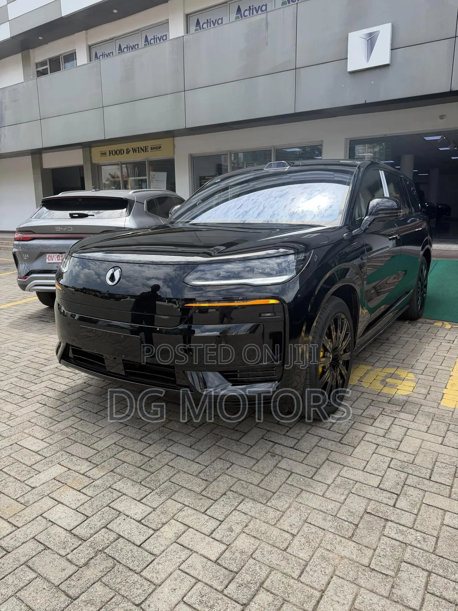 New Denza N9 2.0 Hybrid AWD 2025 Black