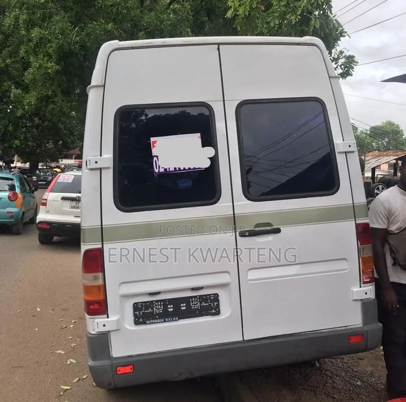 Mercedes-Benz Sprinter 2002 White