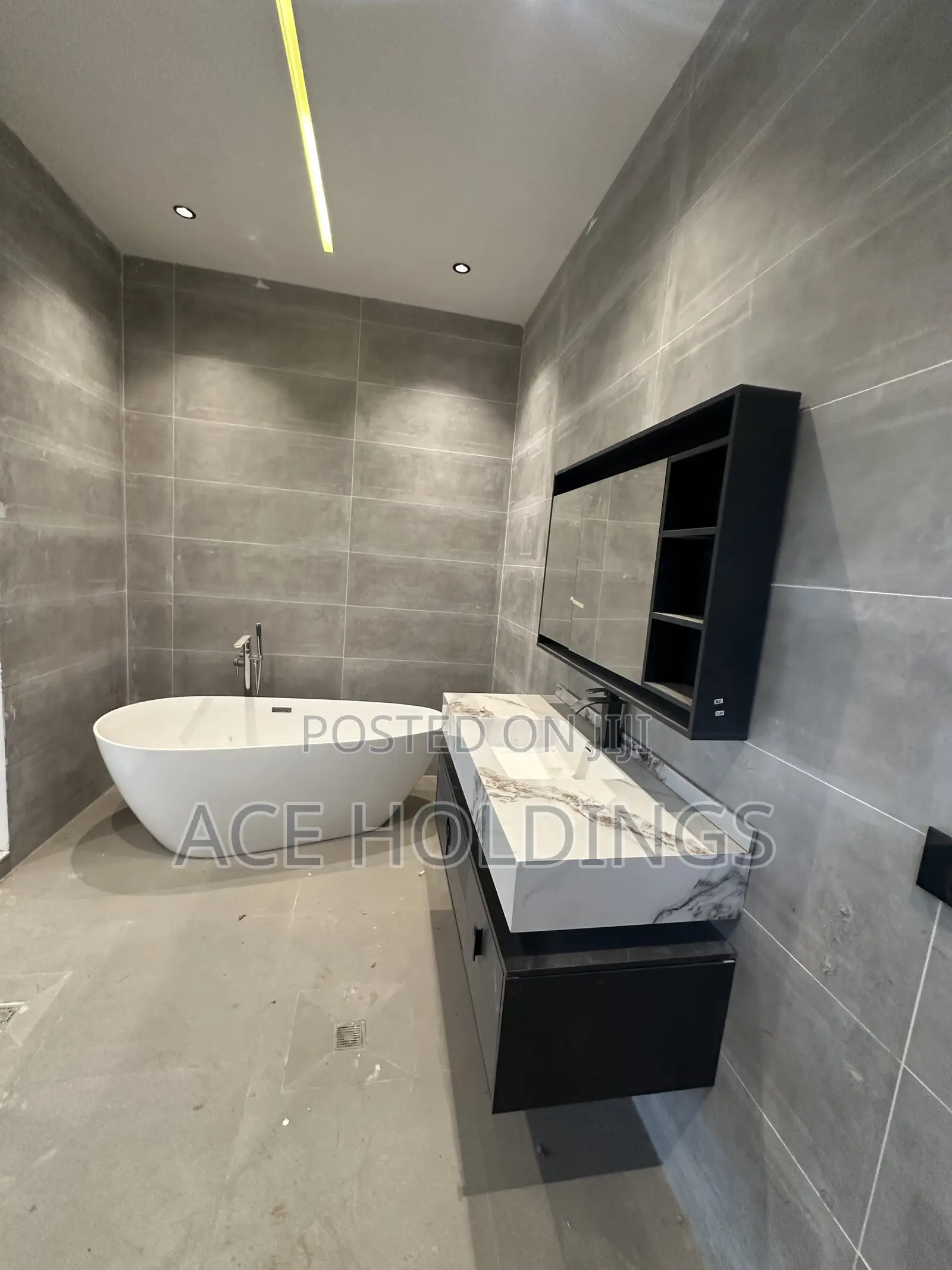 4bdrm Mansion in East Legon Hills for sale