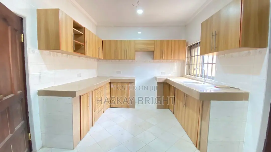 3bdrm Apartment in Achimota for rent