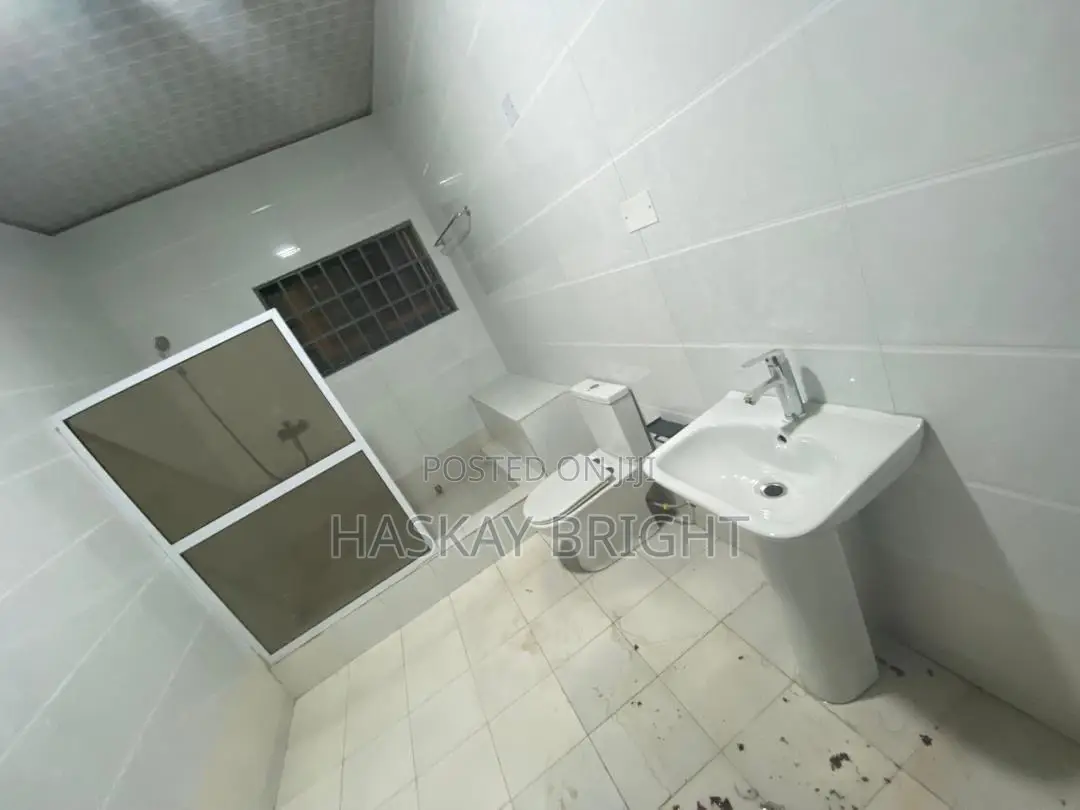 3bdrm Apartment in Achimota for rent