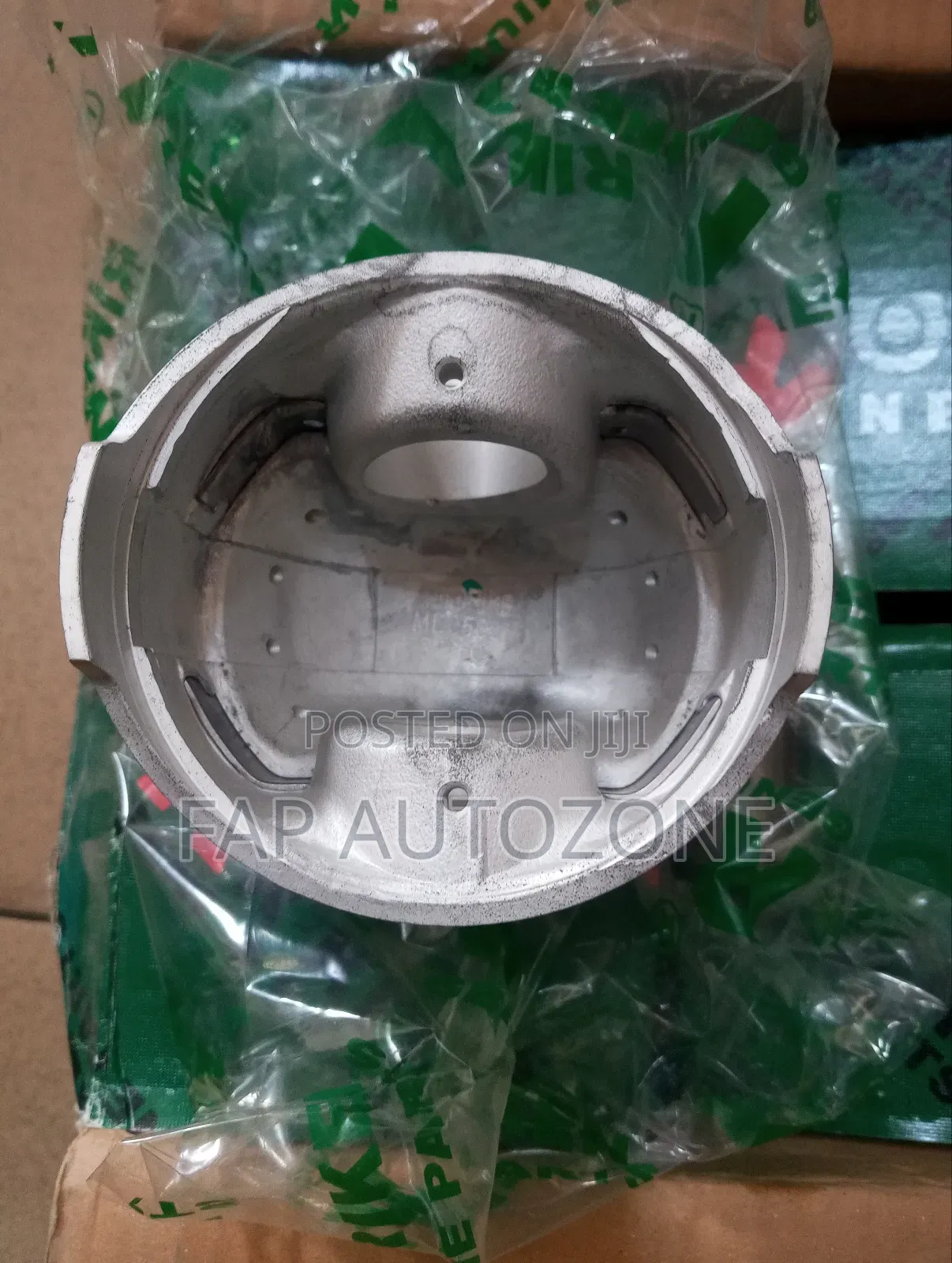 Genuine Riken Engine Pistons for Vehicles/ Cars With 4d56 Engines.