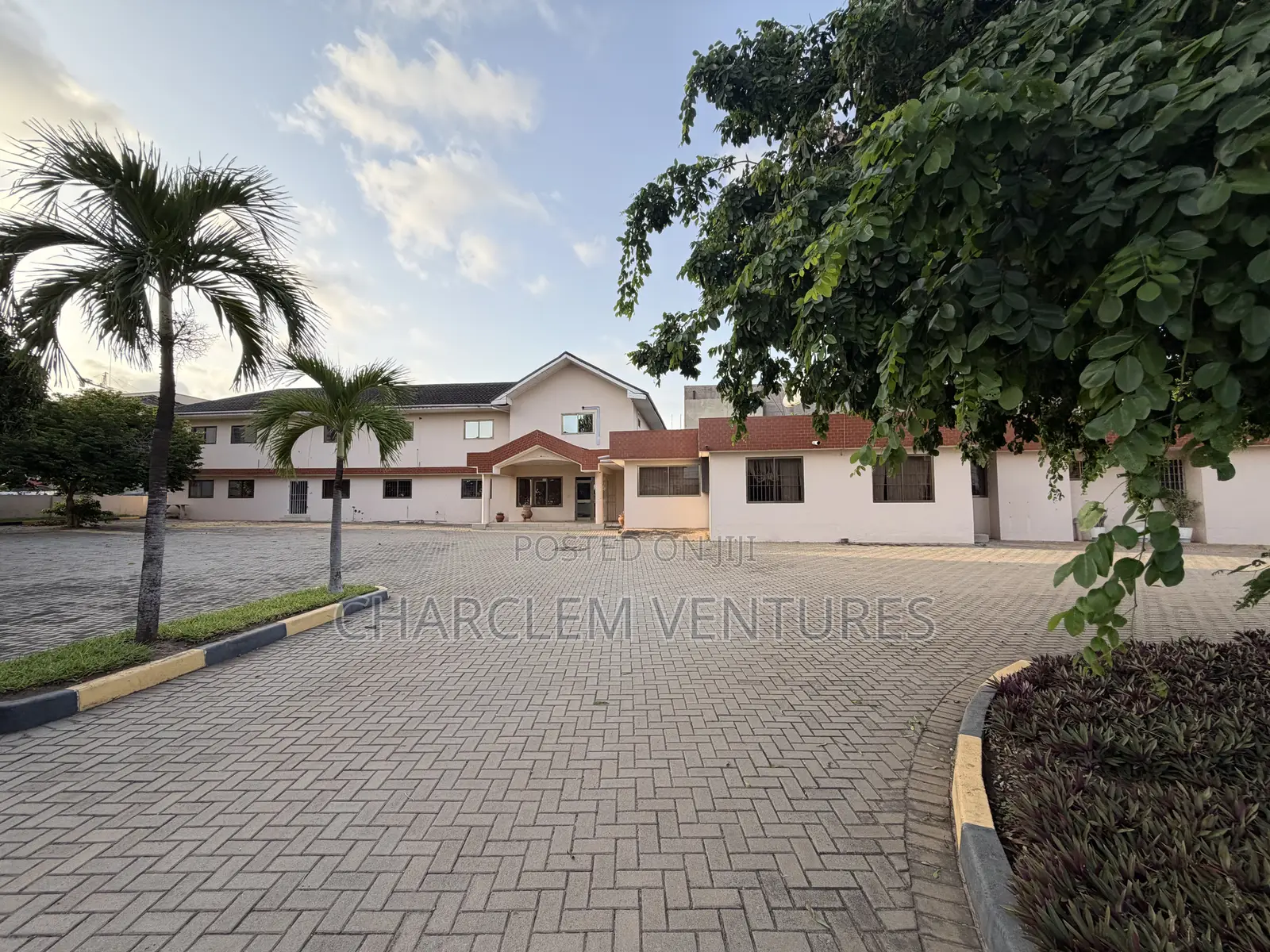 42 Plus Rooms Commercial Property for Rent at Airport