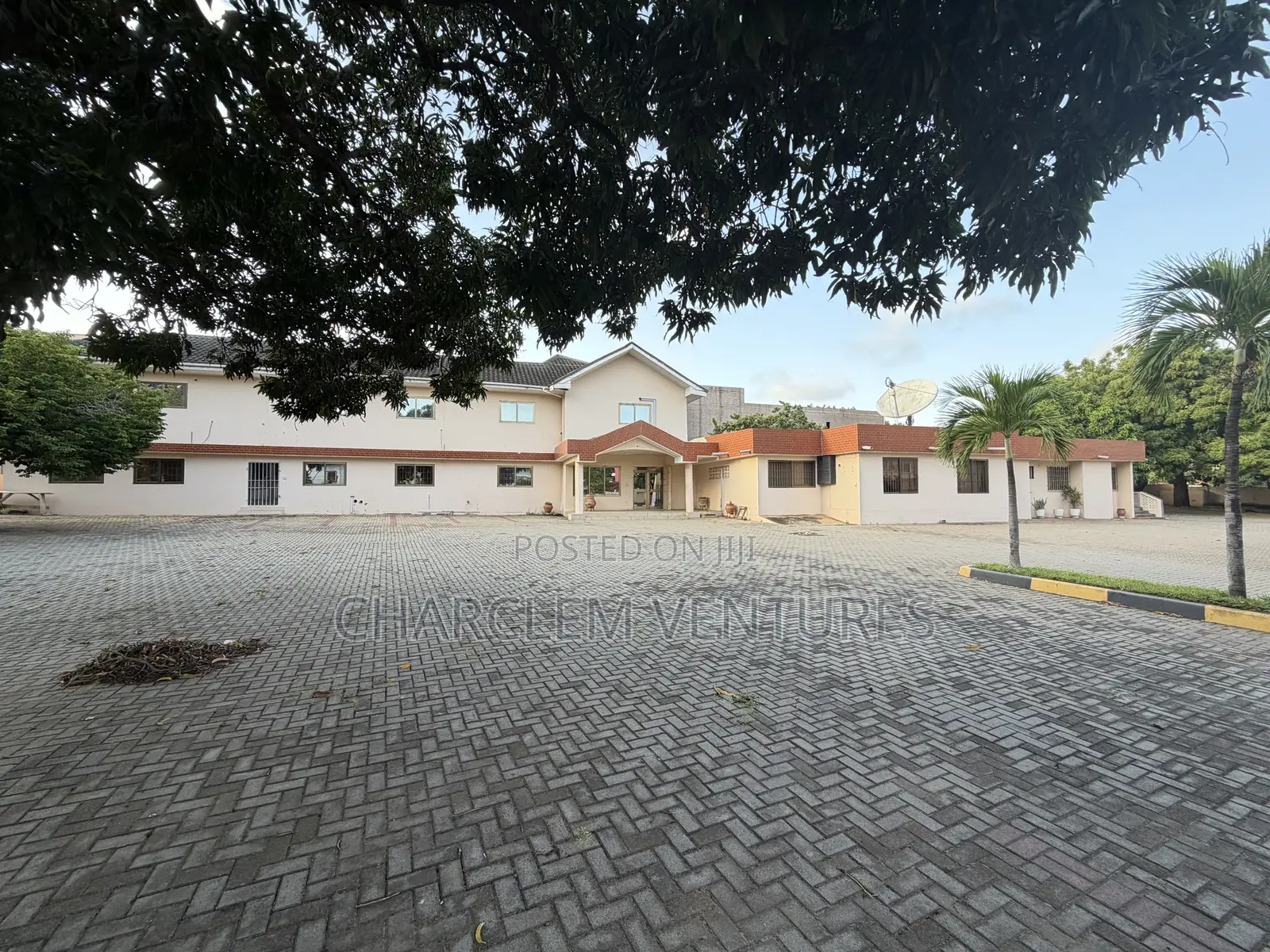 42 Plus Rooms Commercial Property for Rent at Airport
