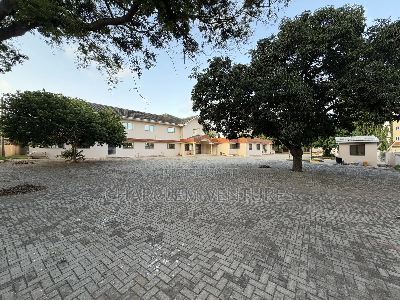 42 Plus Rooms Commercial Property for Rent at Airport