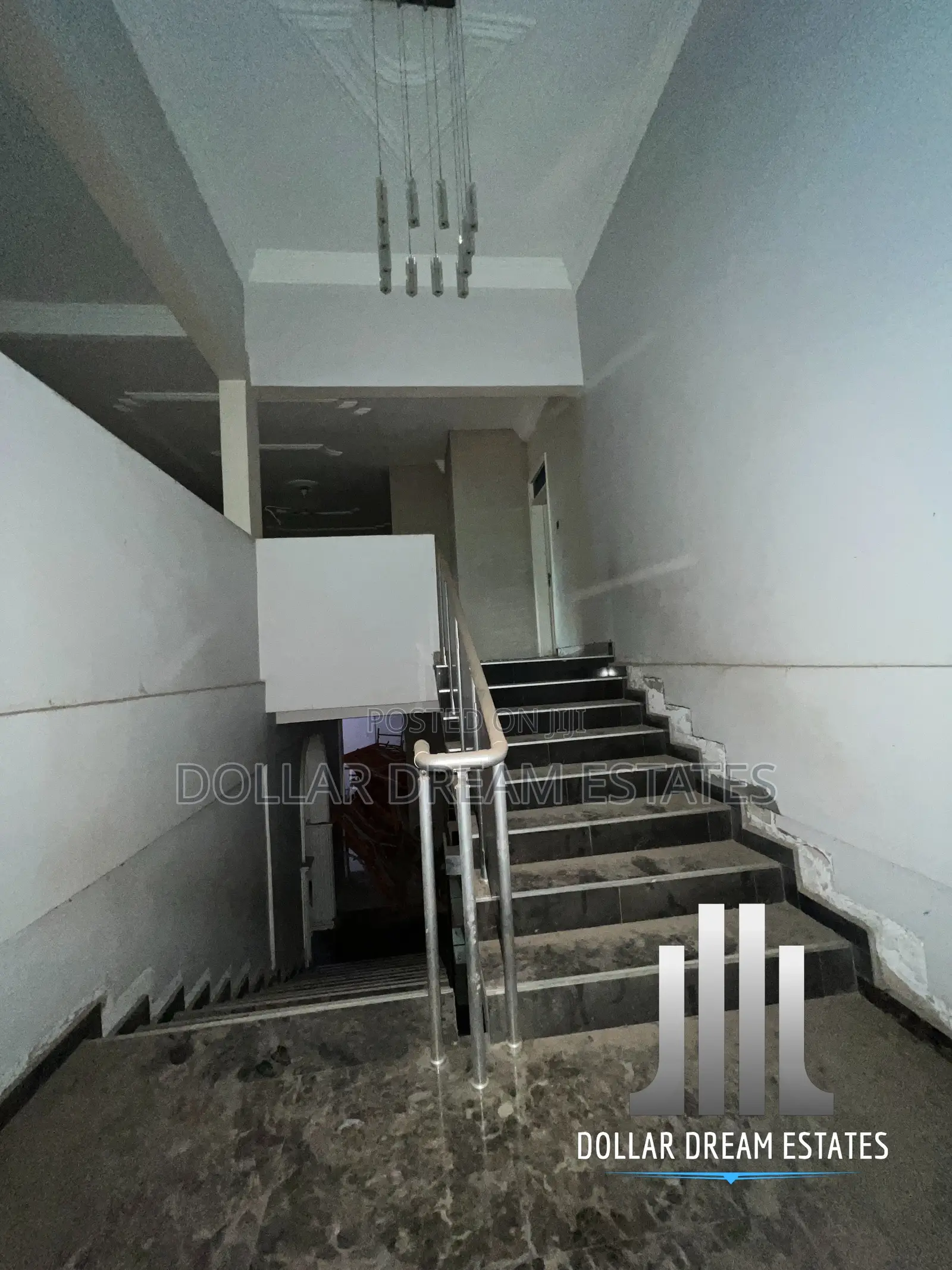 13 Bedroom Hostel on Sale
