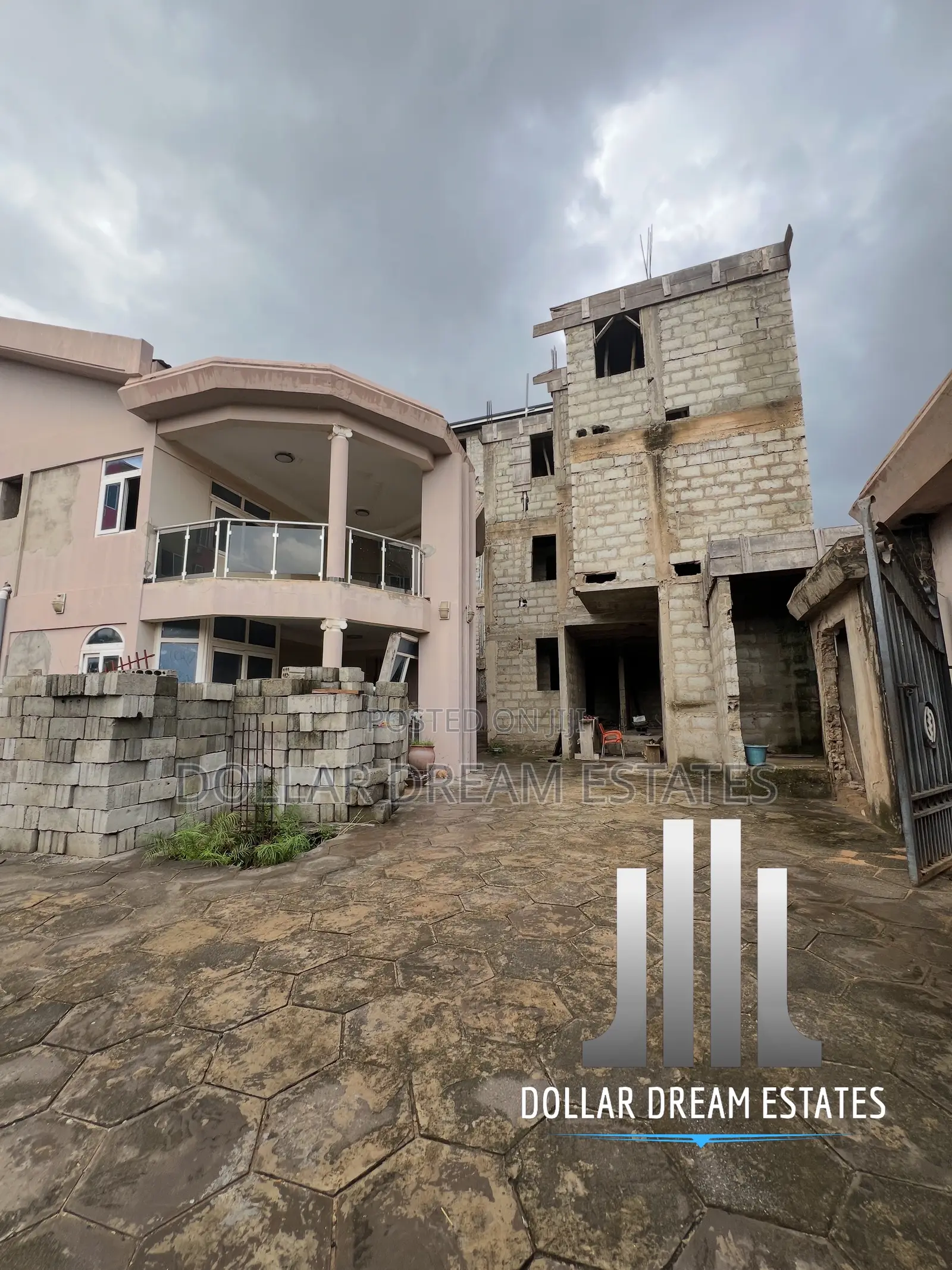 13 Bedroom Hostel on Sale