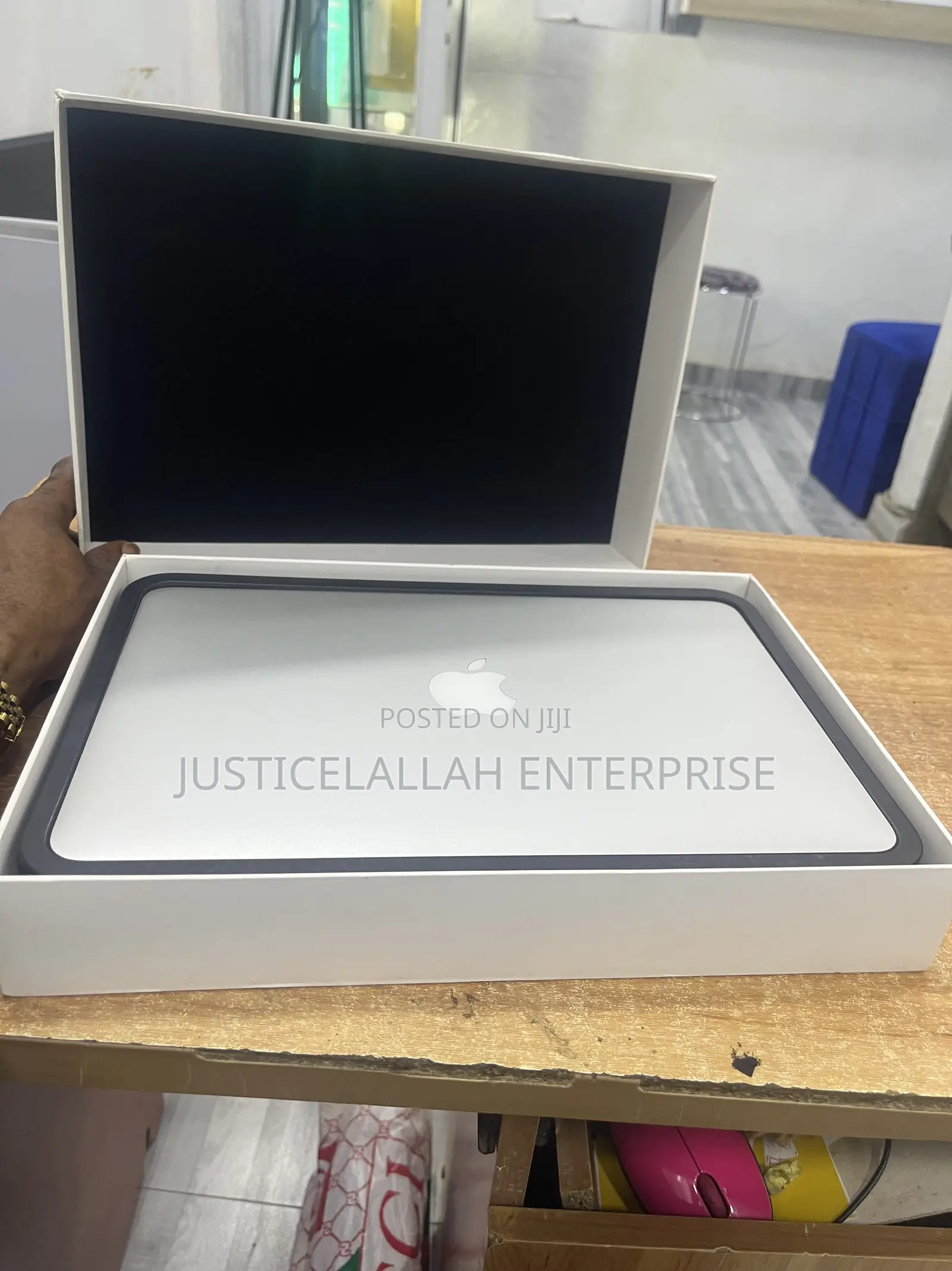 Laptop Apple MacBook Air 4GB Intel Core i5 SSD 72GB