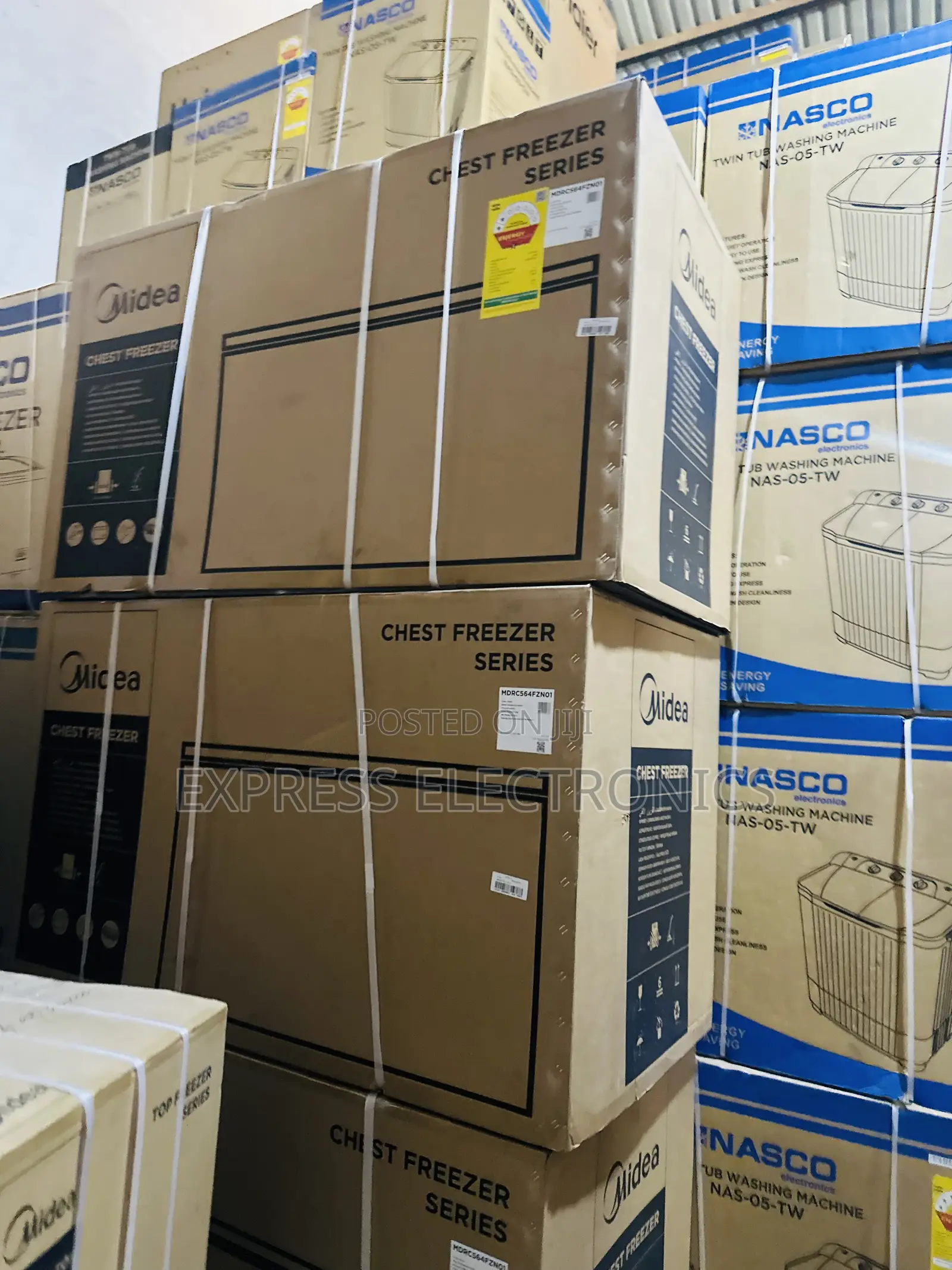 Fast Chill Chest Single Door Freezer 418l Midea
