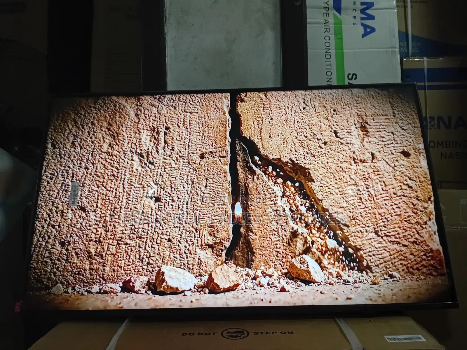 Samsung 43” Digital Smart Tv With Rich Sound