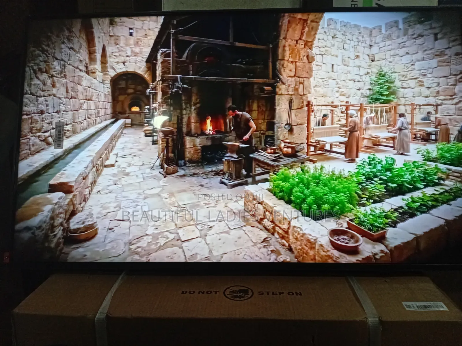 Samsung 43” Smart Led Tv With Elegant Design