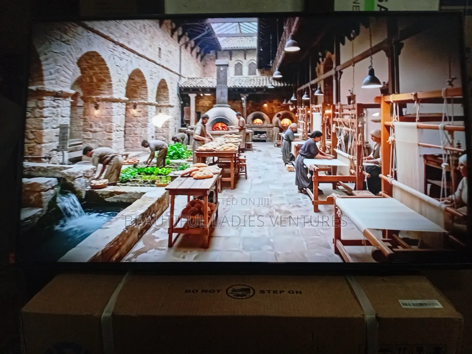 Samsung 43-Inch Smart Television With Clear Motion Display