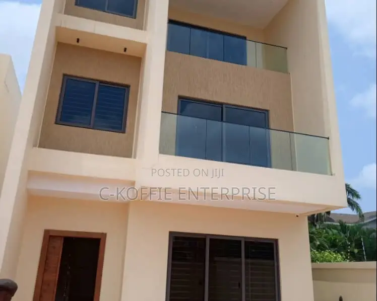 5bdrm Mansion in Dzorwulu for rent