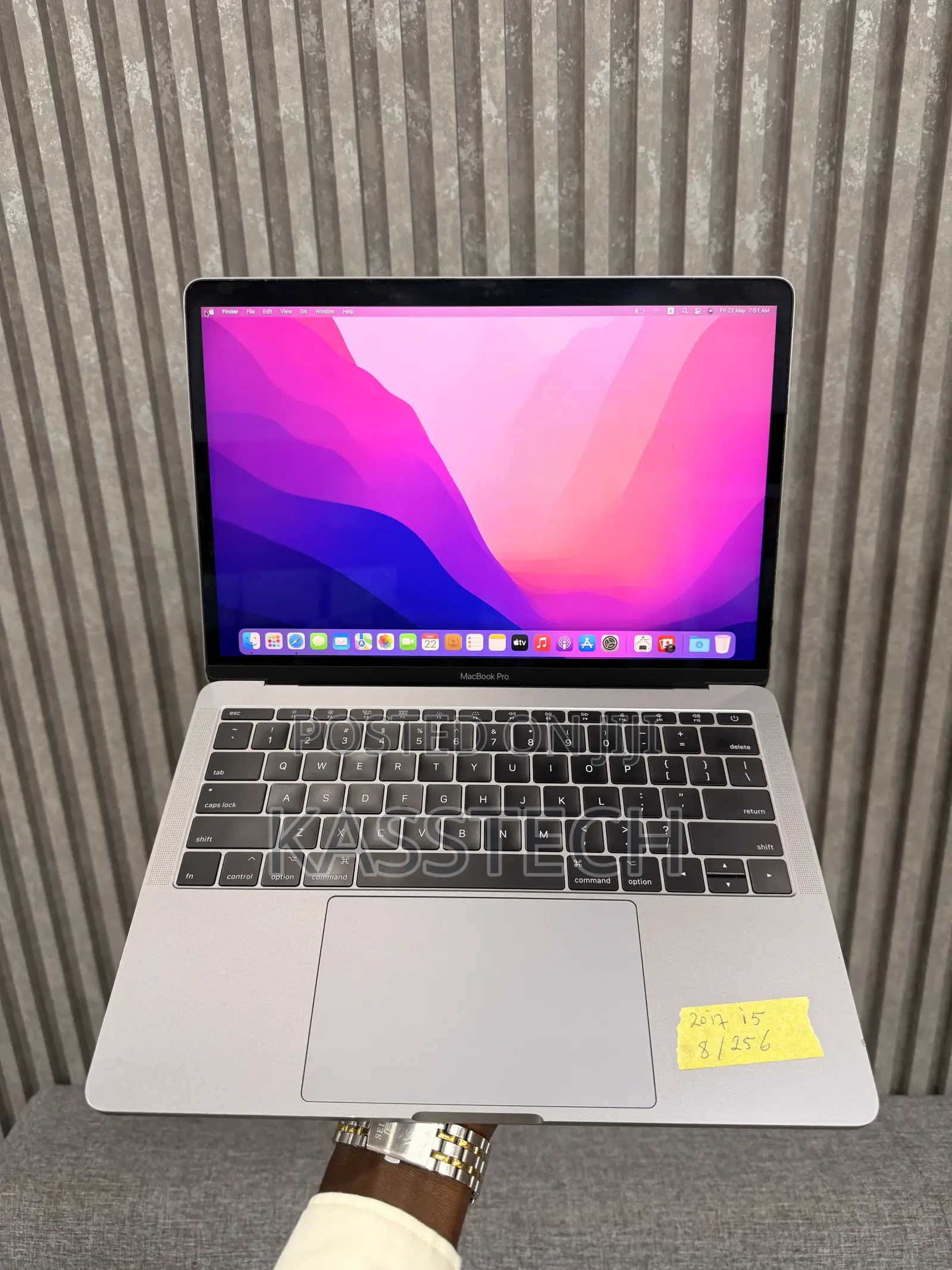 Laptop Apple MacBook Pro 2017 8GB Intel Core i5 SSD 256GB