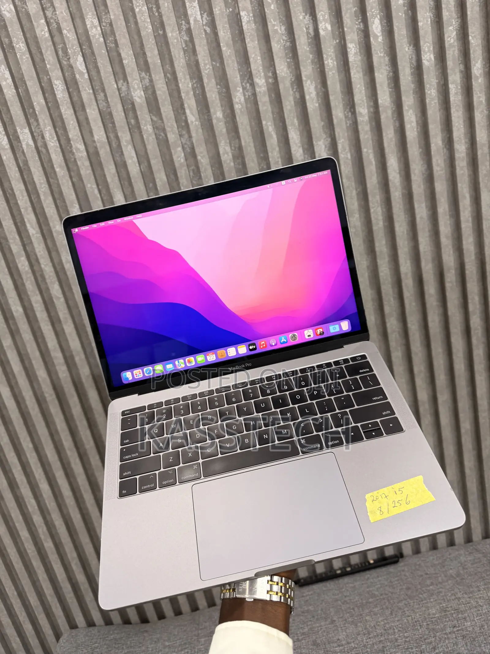 Laptop Apple MacBook Pro 2017 8GB Intel Core i5 SSD 256GB