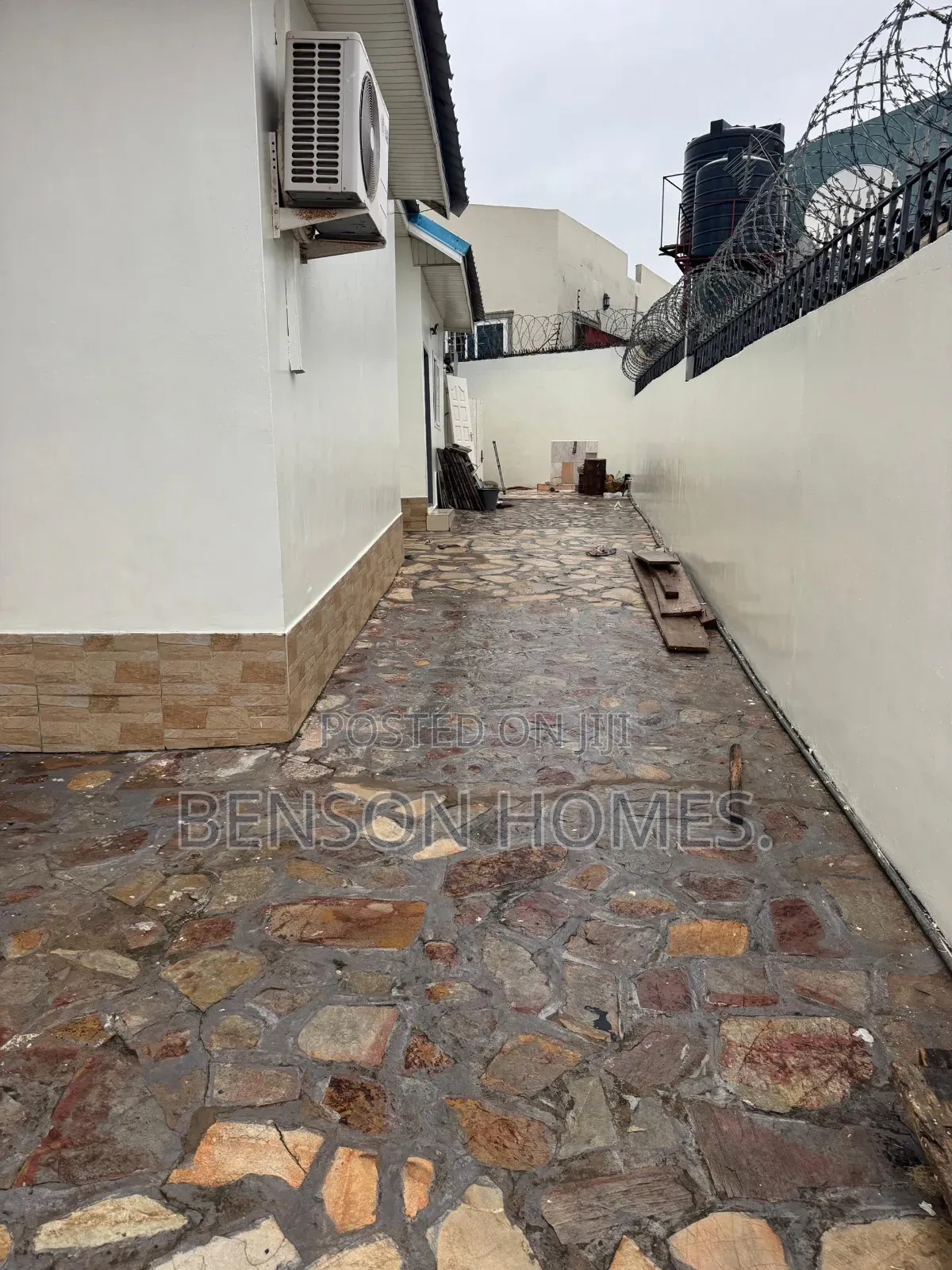 3bdrm House in Mile 7 for rent