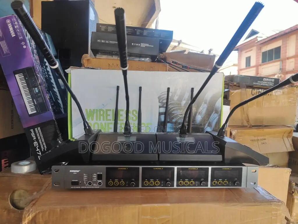 Shure a-4 4-in-1 Digital Wireless Conference Microphones