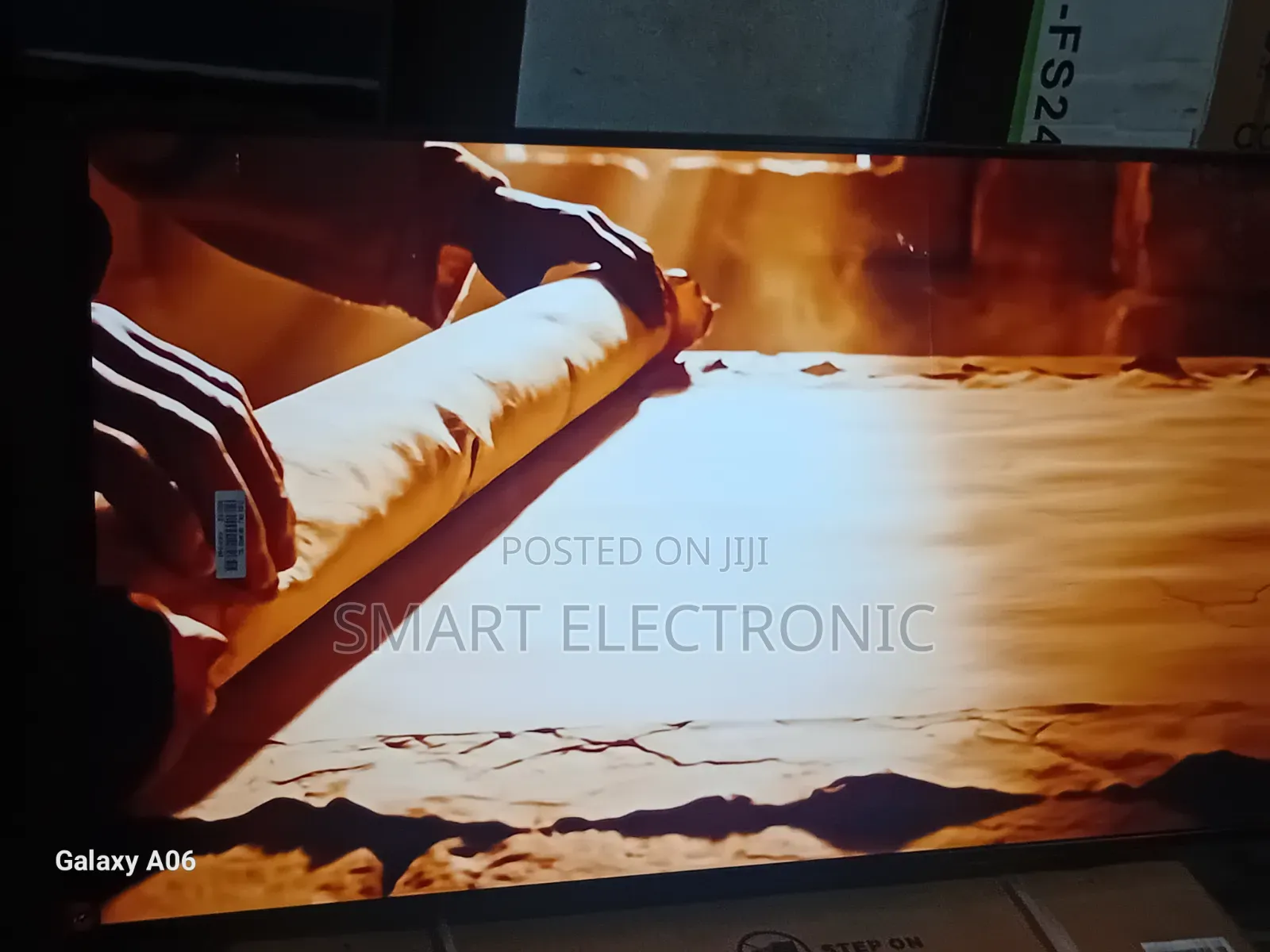 Samsung 43-Inch Uhd Television With Smart Connectivity Features