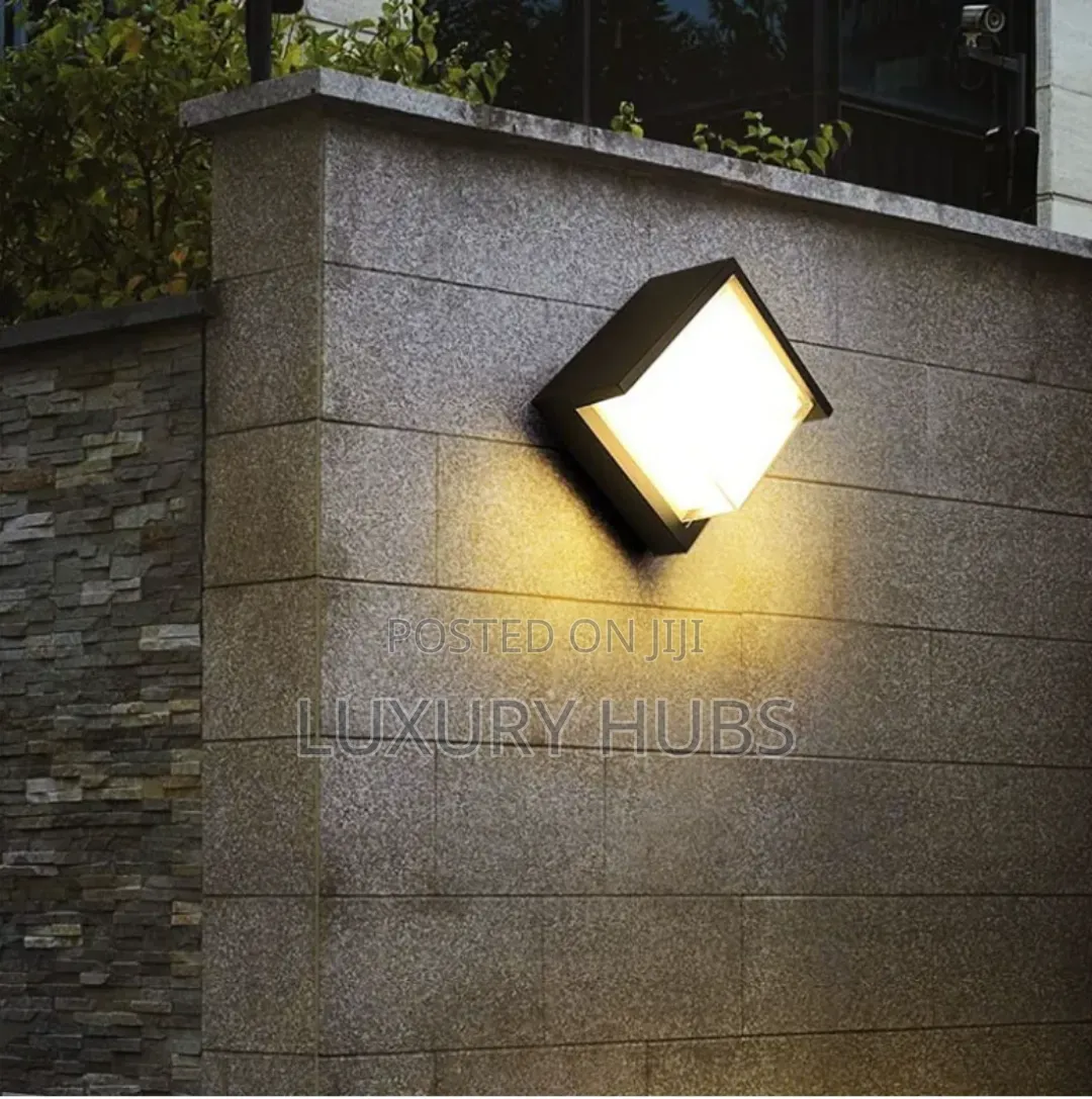 Villa Outdoor Wall Lamp