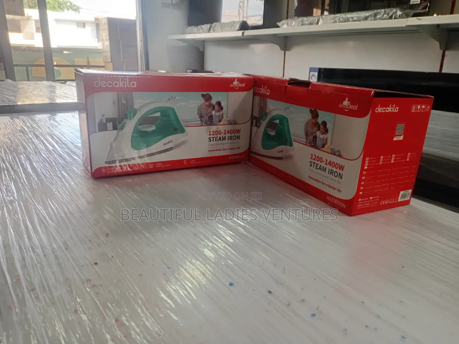 Heavy Duty Steam Iron for Neat Crisp Clothing