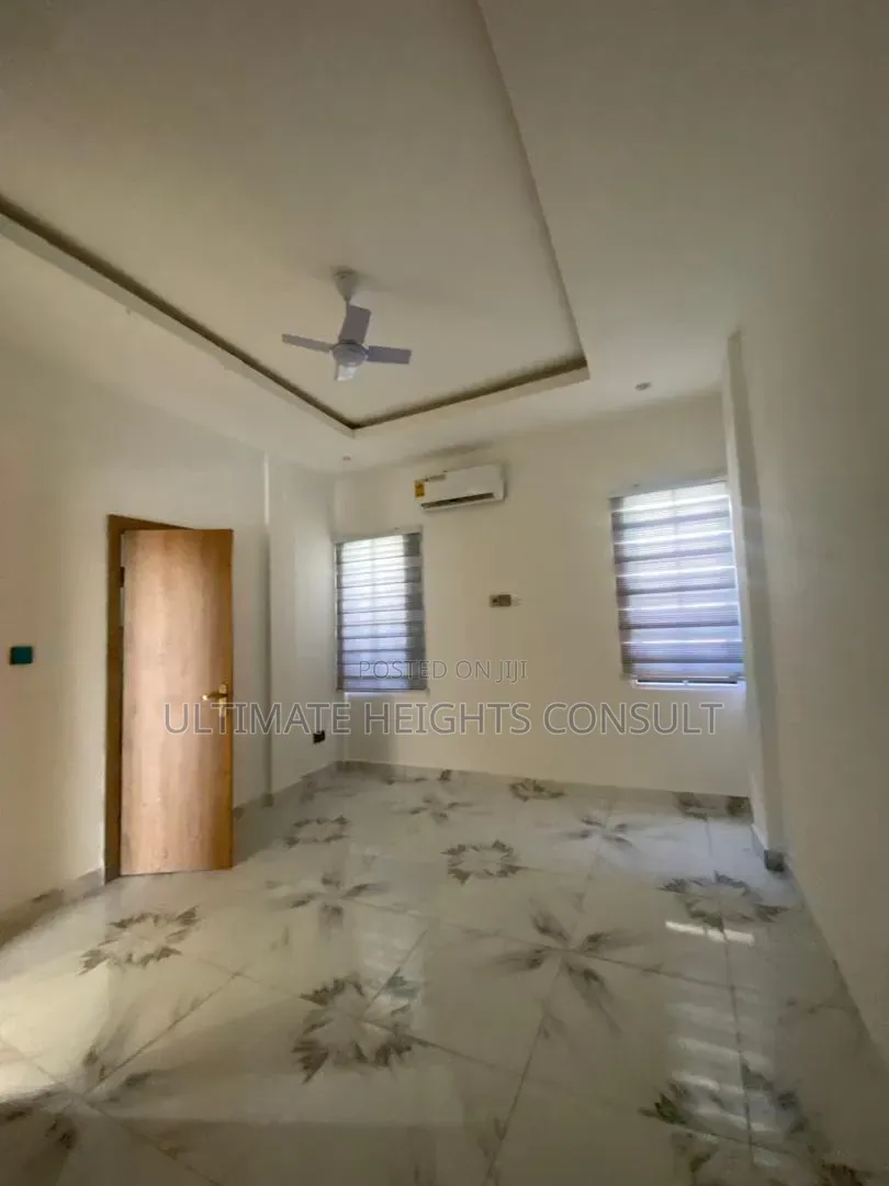2bdrm House in Adjiriganor, School Junction for sale