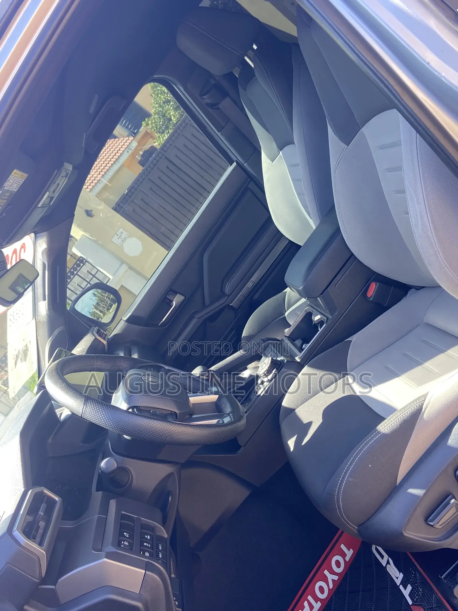 Toyota Tacoma SR5 XtraCab 6' Bed AT 2024 Silver