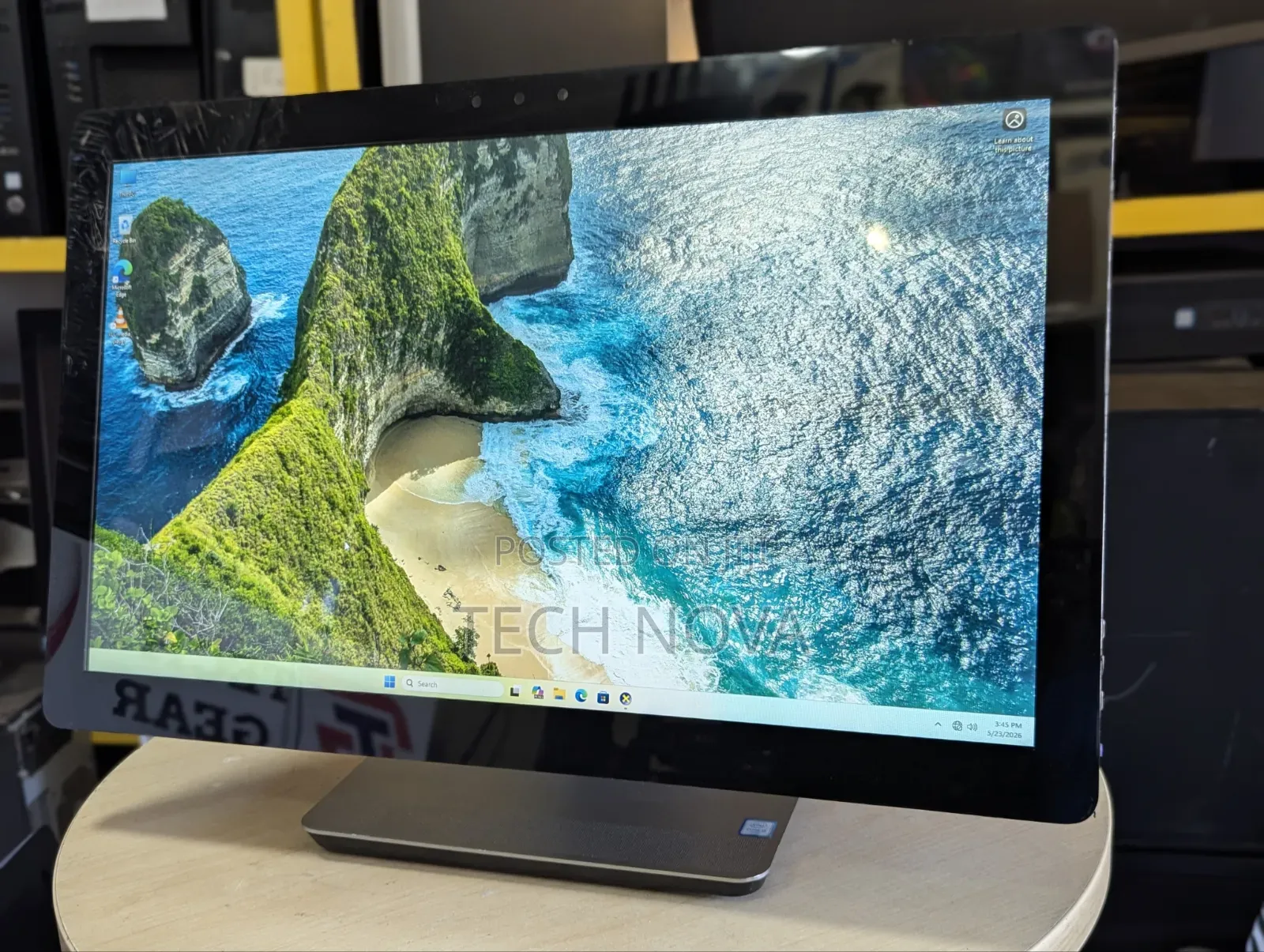 Dell Inspiron 27 All-in-One 8GB Intel Core i5 SSD 256GB
