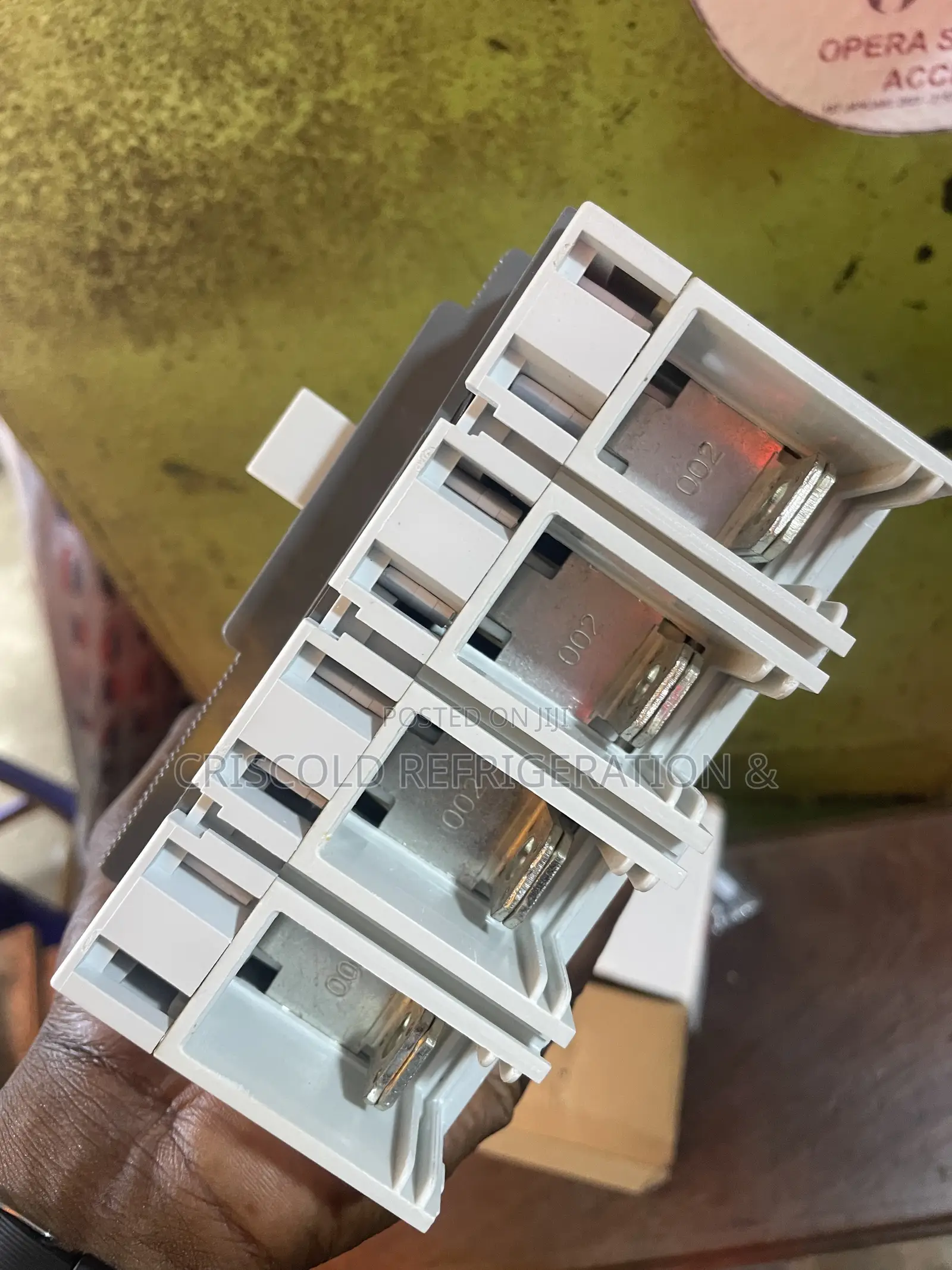 Abb 4pole Breaker 250amps