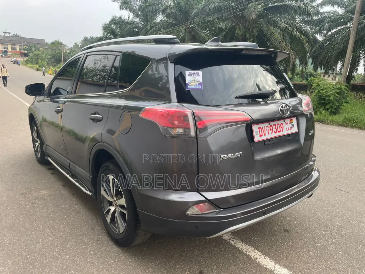 Toyota RAV4 XLE 4dr SUV (2.5L 4cyl 6A) 2018 Gray