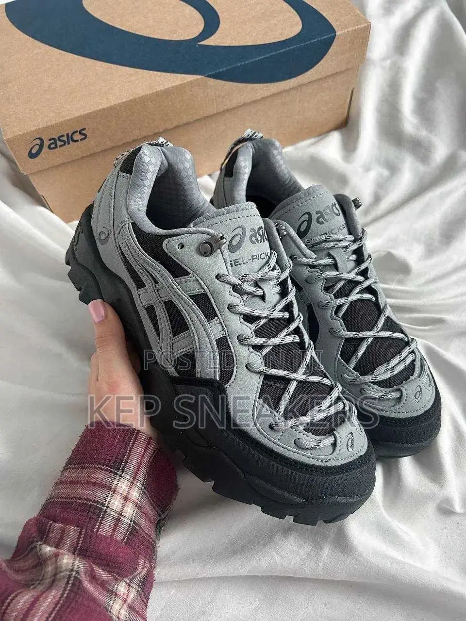 Asics Gel-Pickax Grey
