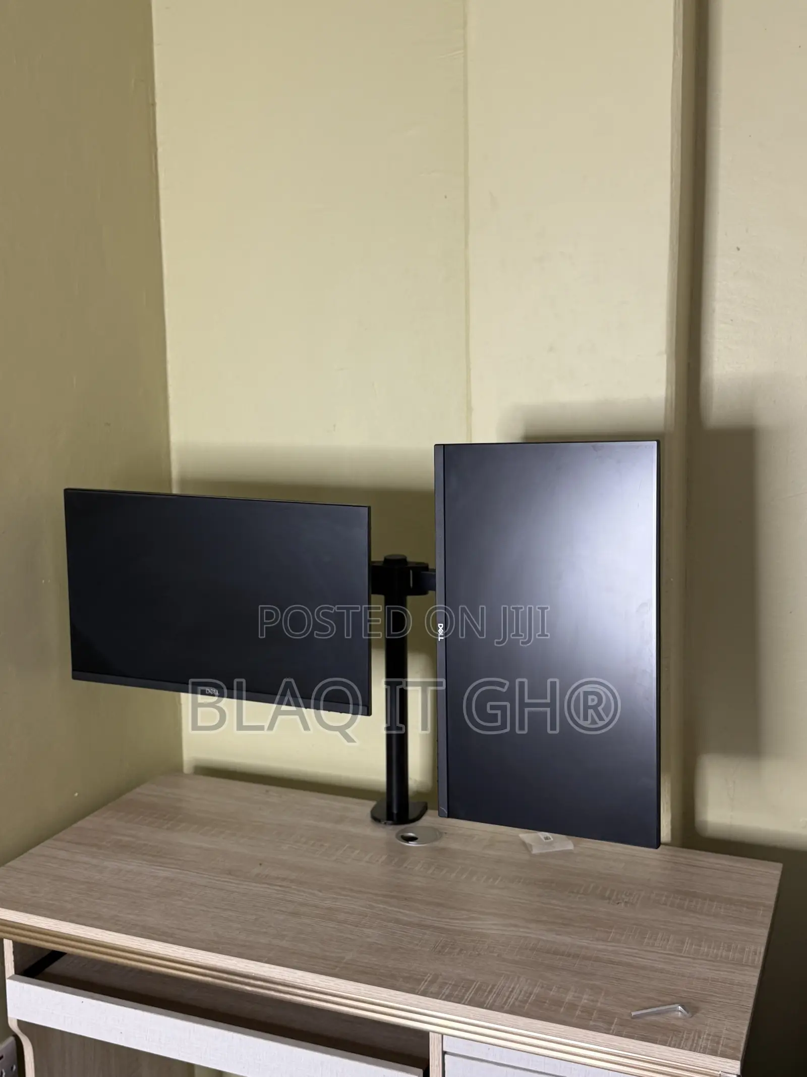 Dual 22 Inches Dell Edgeless Monitor FHD Ips