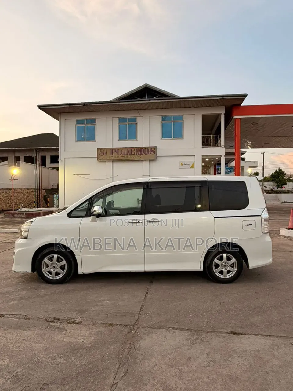 Toyota Voxy 2013 White