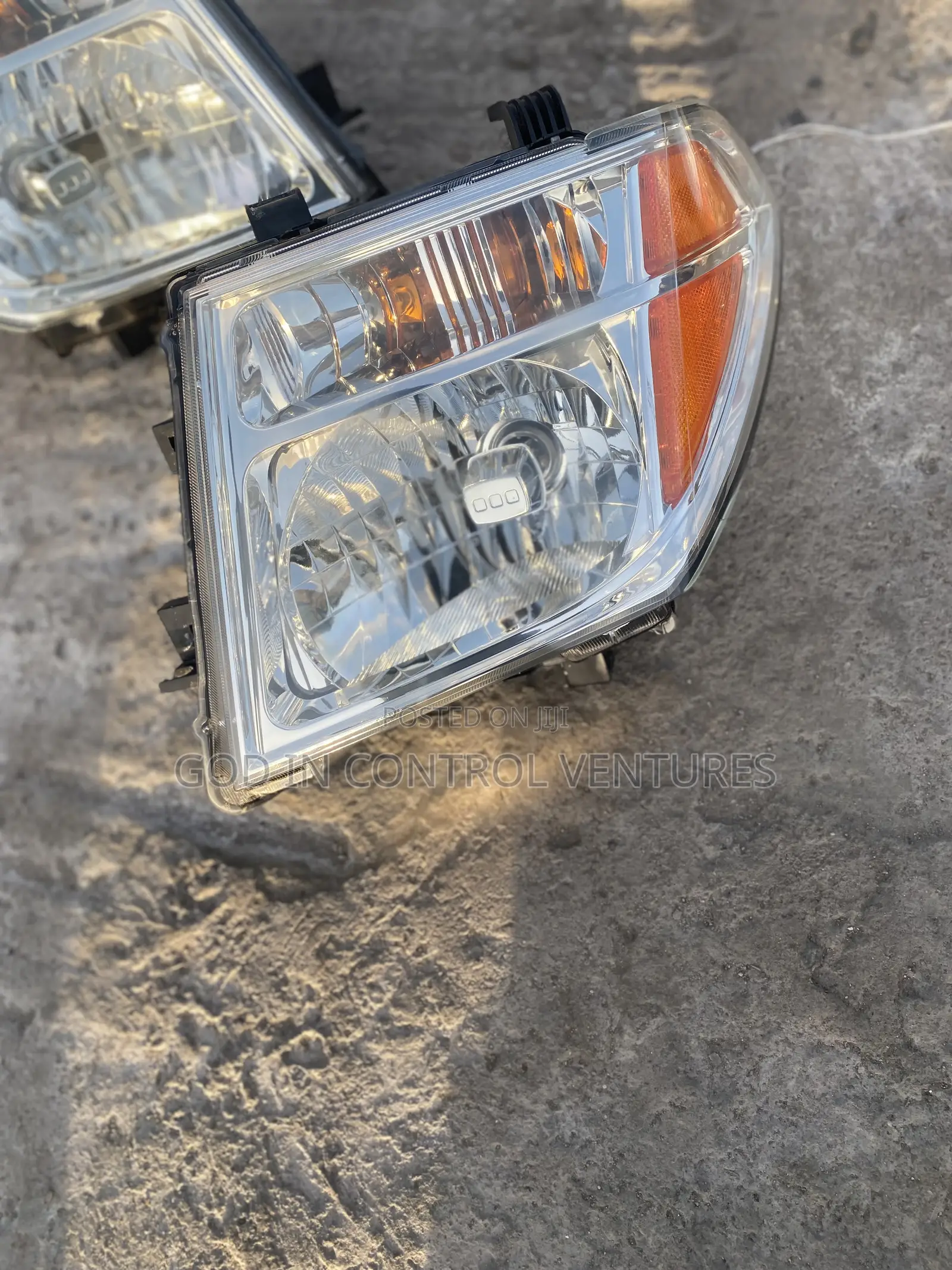 Nissan Pathinder 2005 2006 2007 Headlight