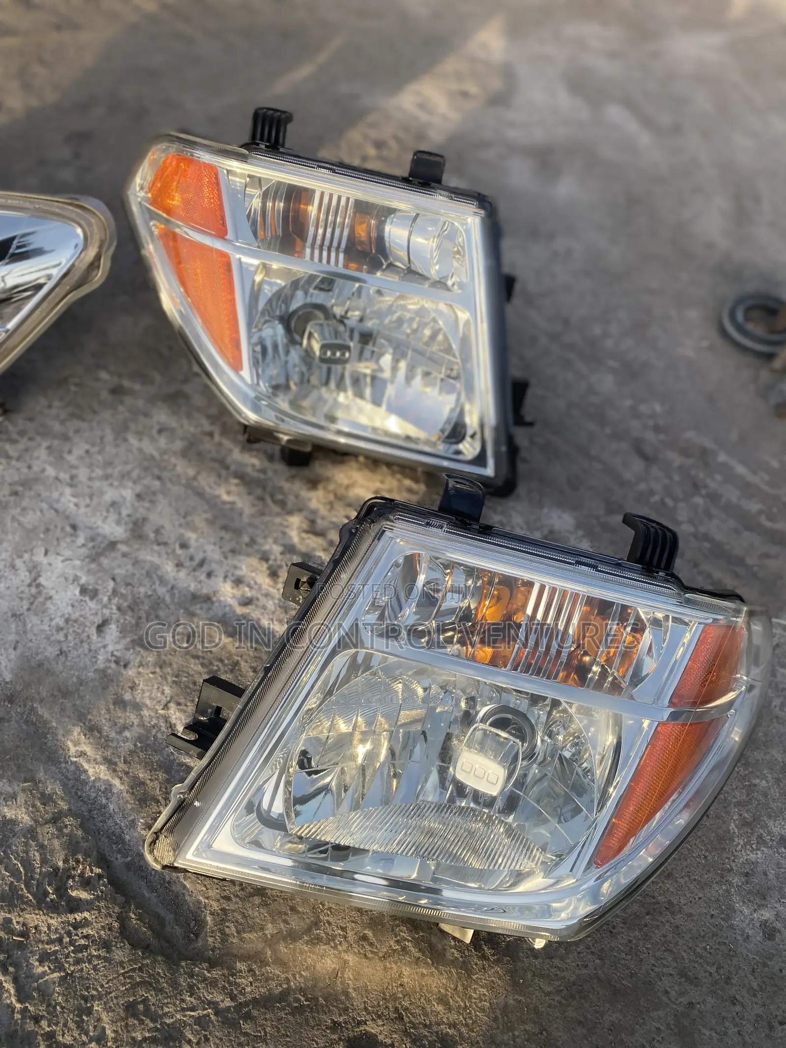 Nissan Pathinder 2005 2006 2007 Headlight