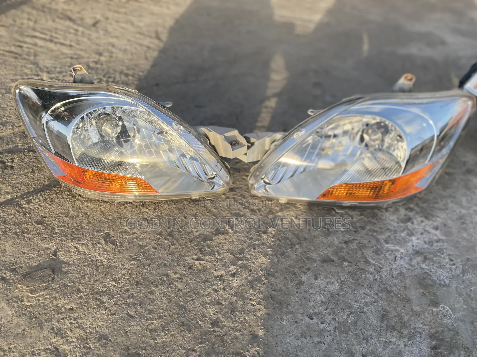 Yaris 08 Headlight Pair