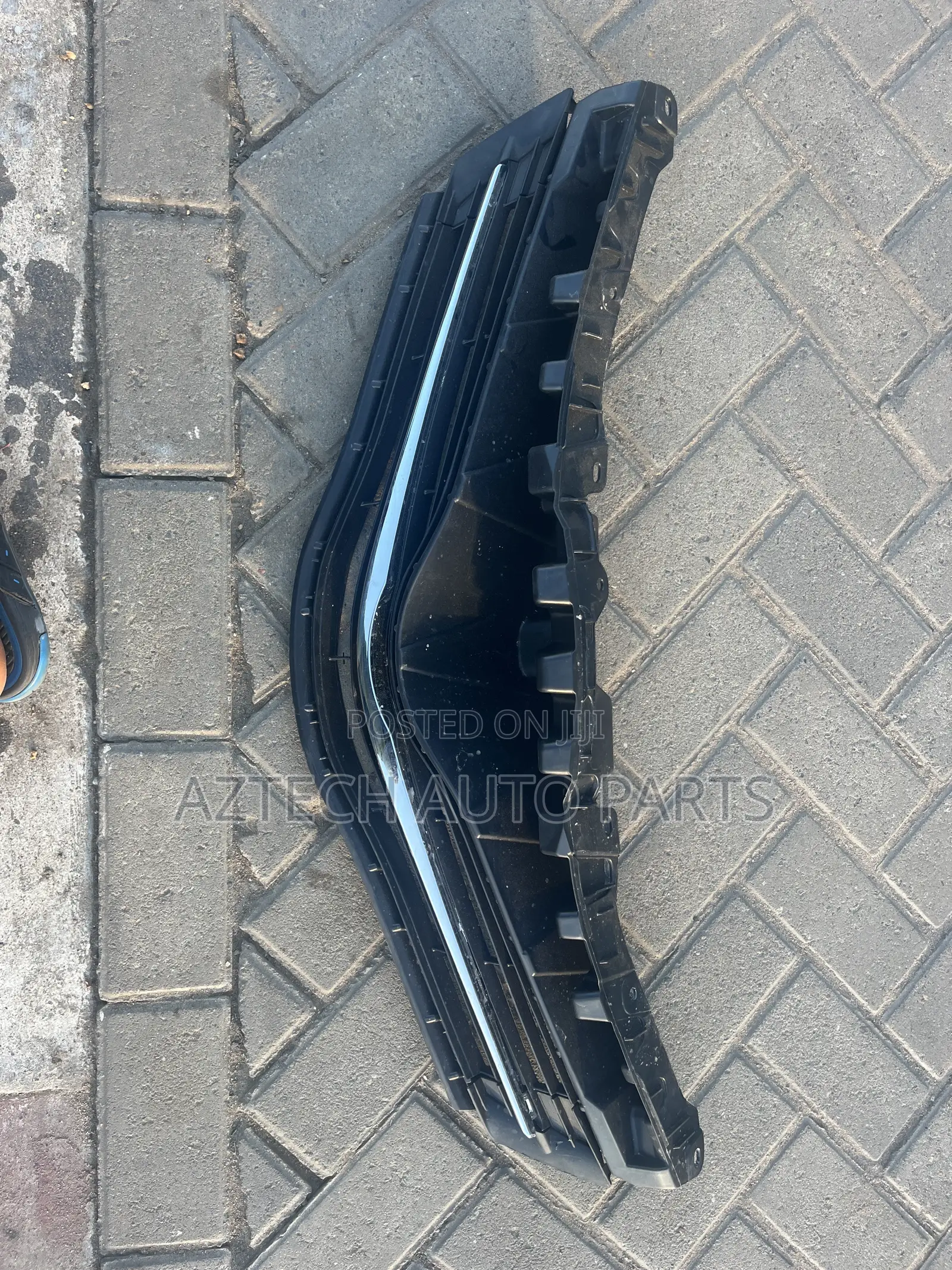 Toyota Vitz 2012 2013 2014 Top Shells / Front Grille