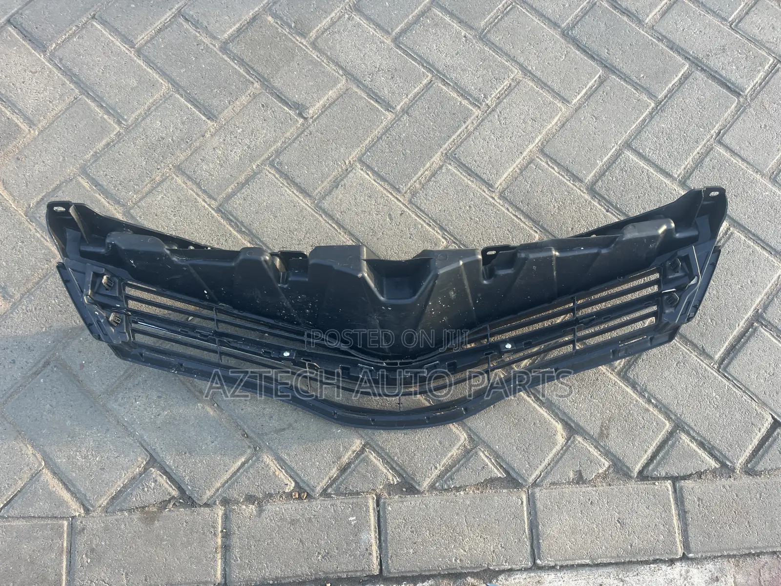 Toyota Vitz 2012 2013 2014 Top Shells / Front Grille