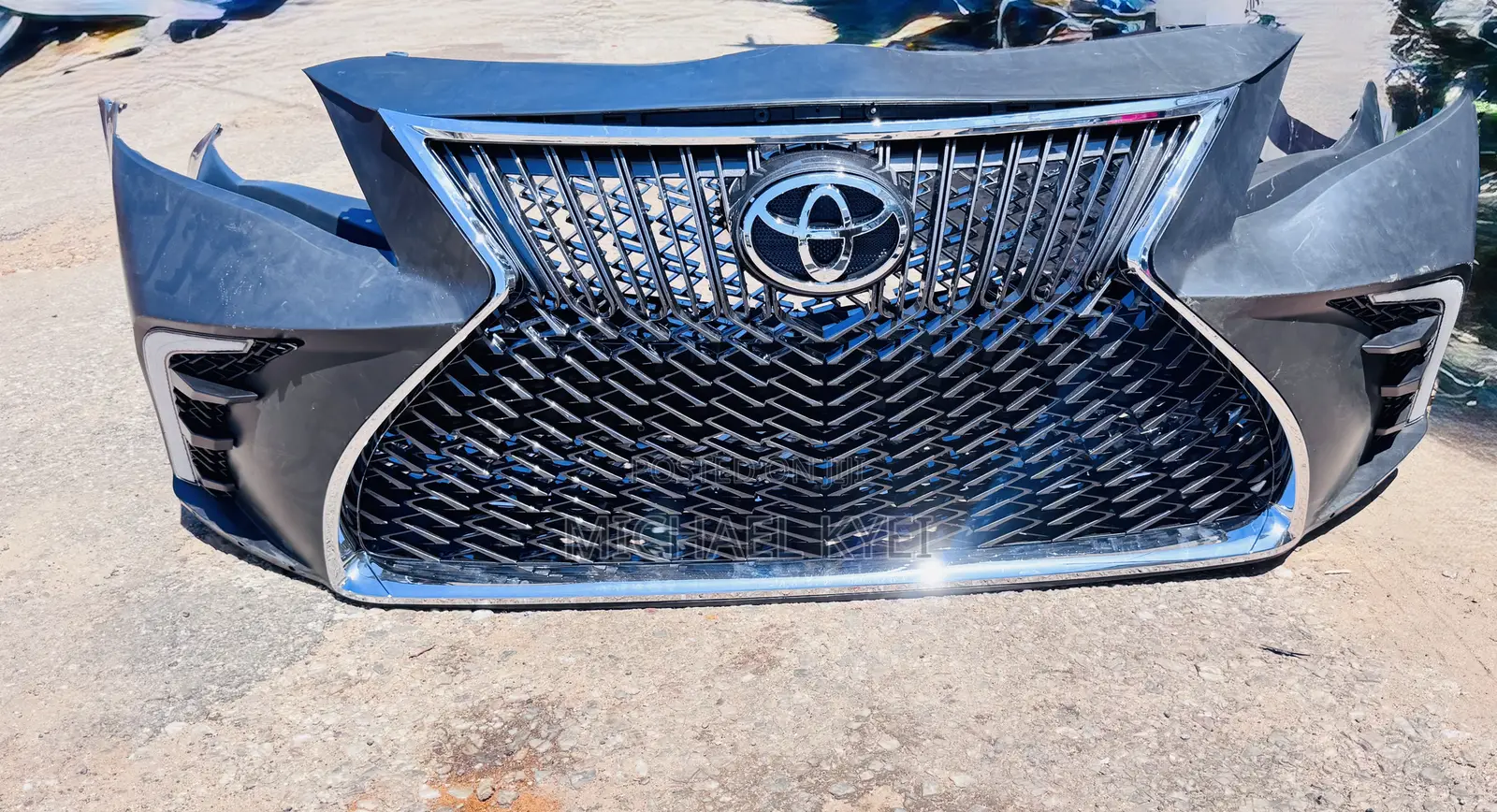 Toyota Corolla 09 - 11 Complete Spec Front Bumper