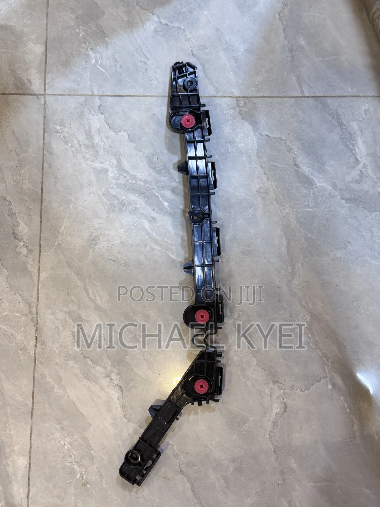 Toyota Highlander Grand 24 Back Bumper Locker