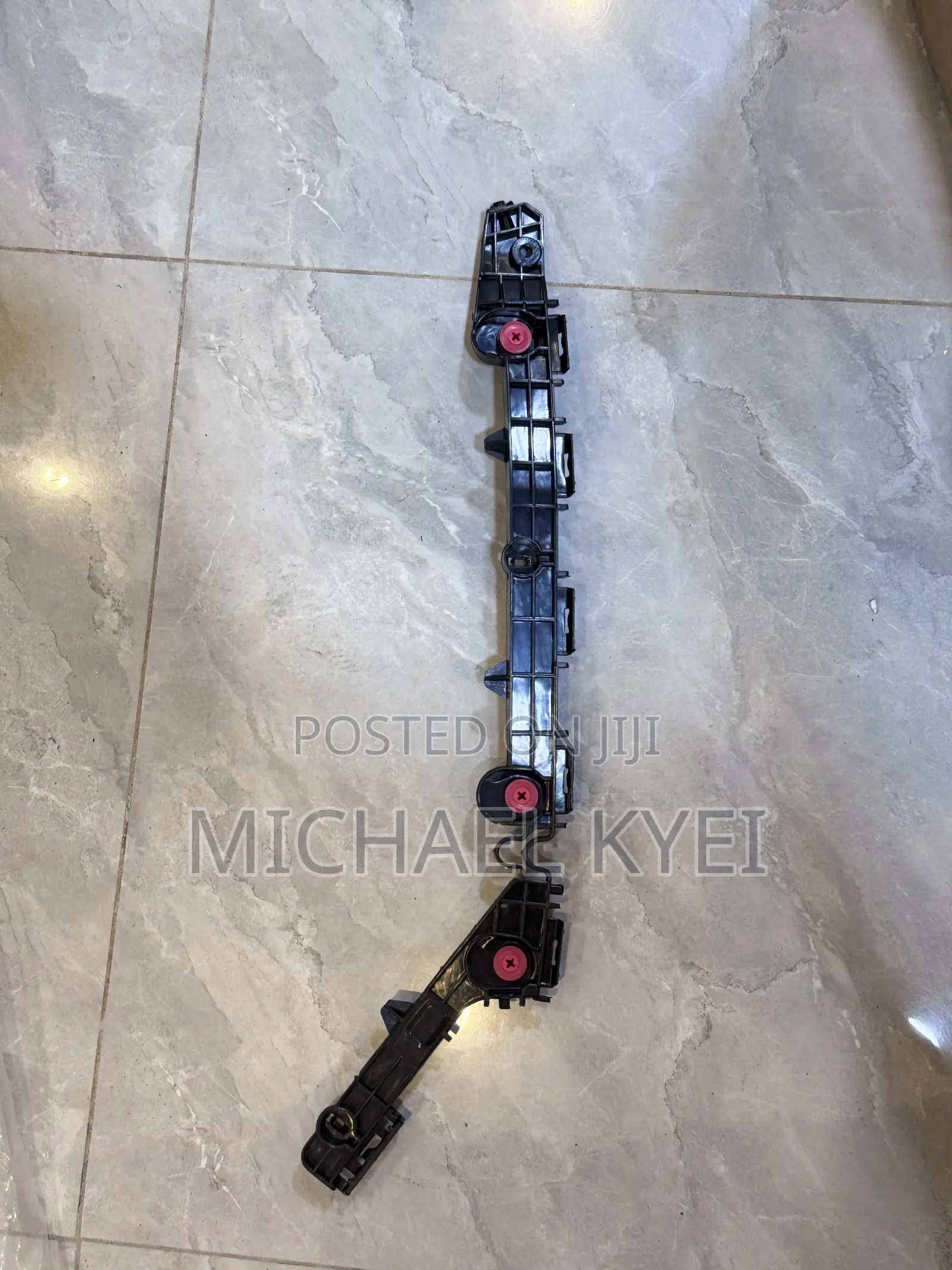 Toyota Highlander Grand 24 Back Bumper Locker