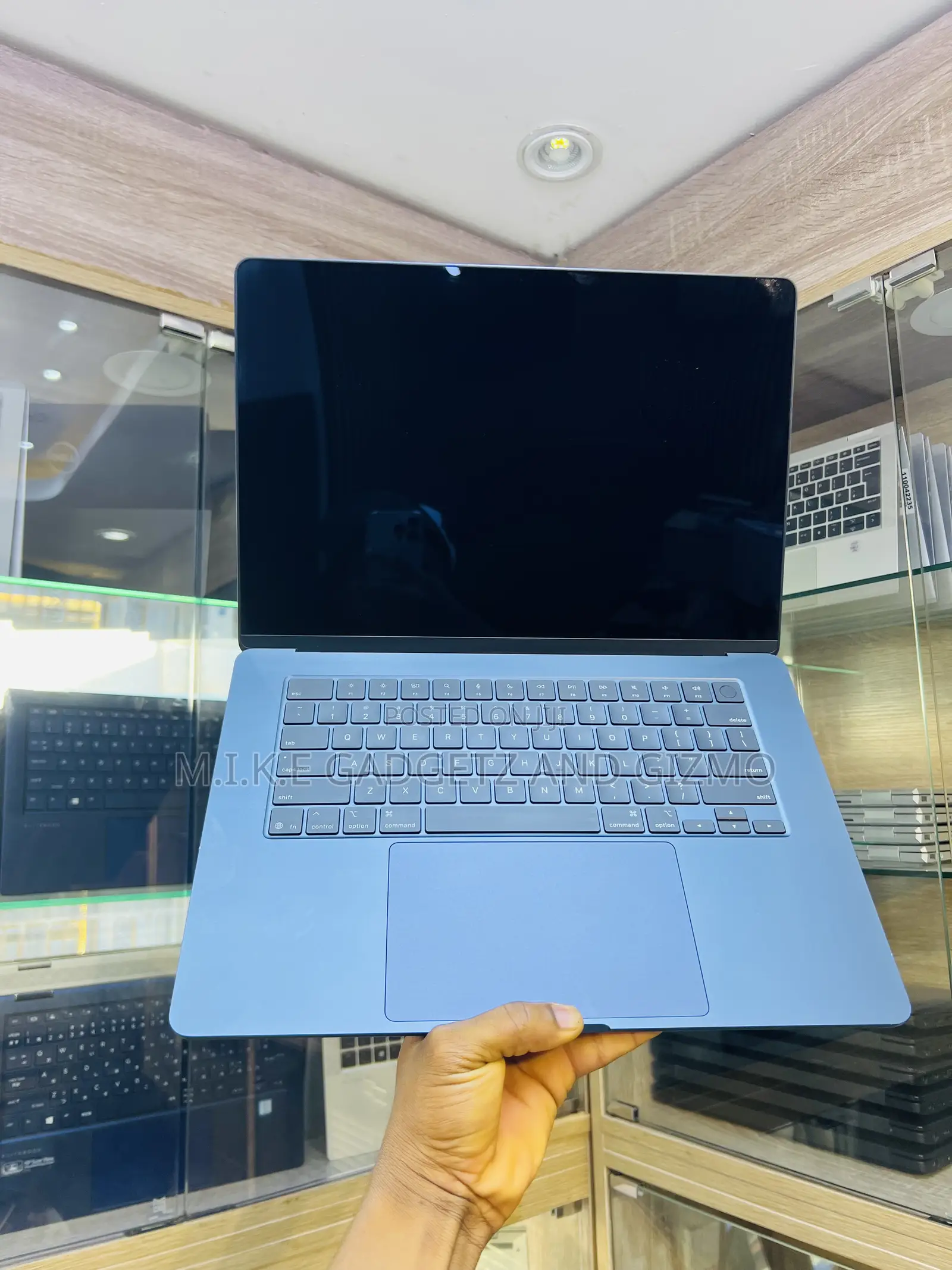 Laptop Apple MacBook Air 2023 M2 8GB Apple M2 SSD 256GB