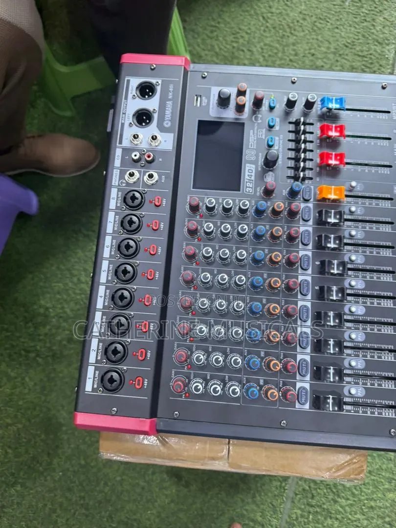 Yahama 8 Channel Raw Mixer With Effect