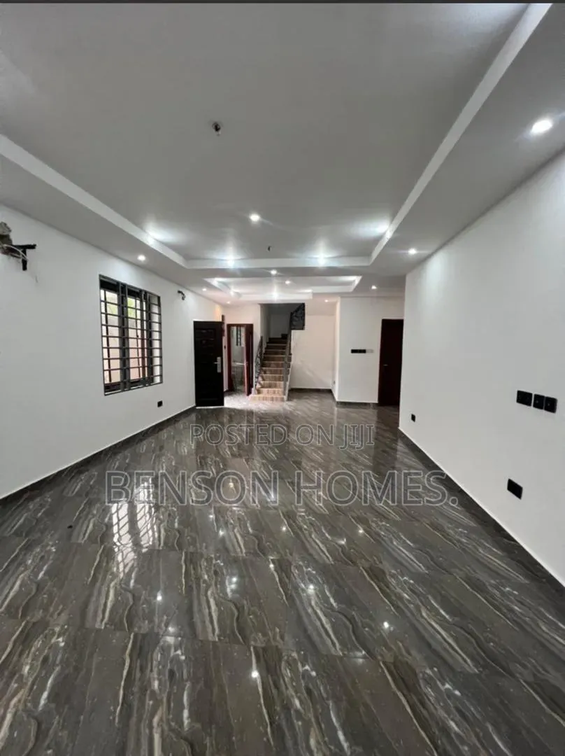 4bdrm Duplex in Lashibi for rent