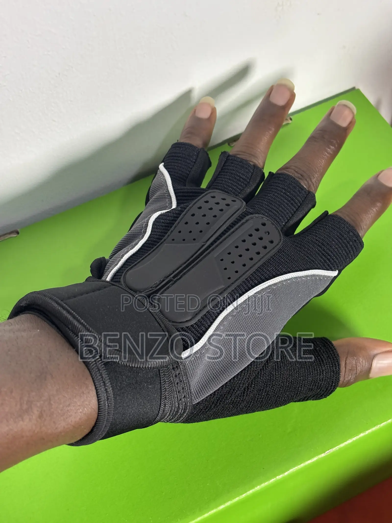 Premium Fitness Training Gloves With Comfortable Grip