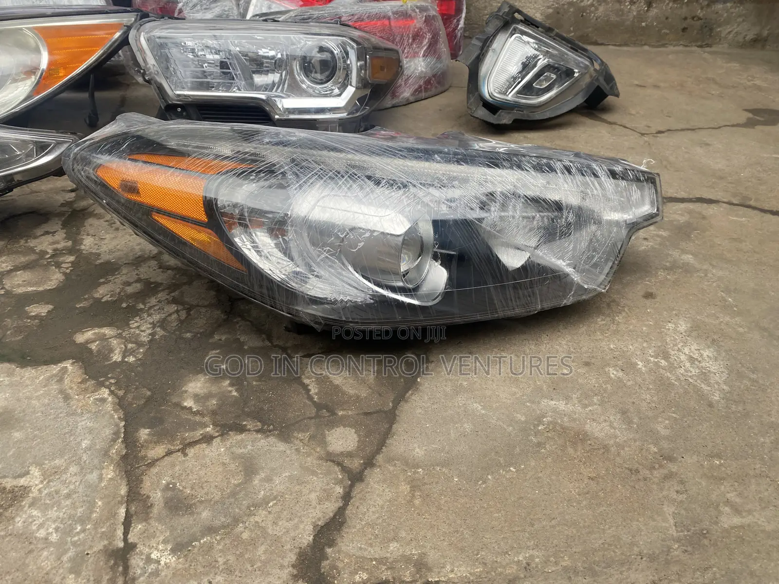 Kia Forte 2014 Headlight