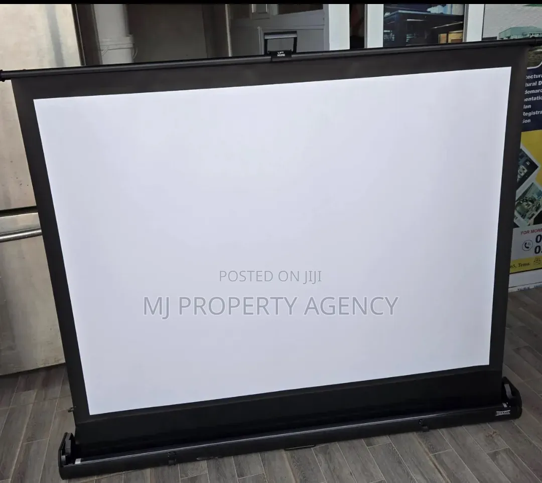 Retractable Screen Projector
