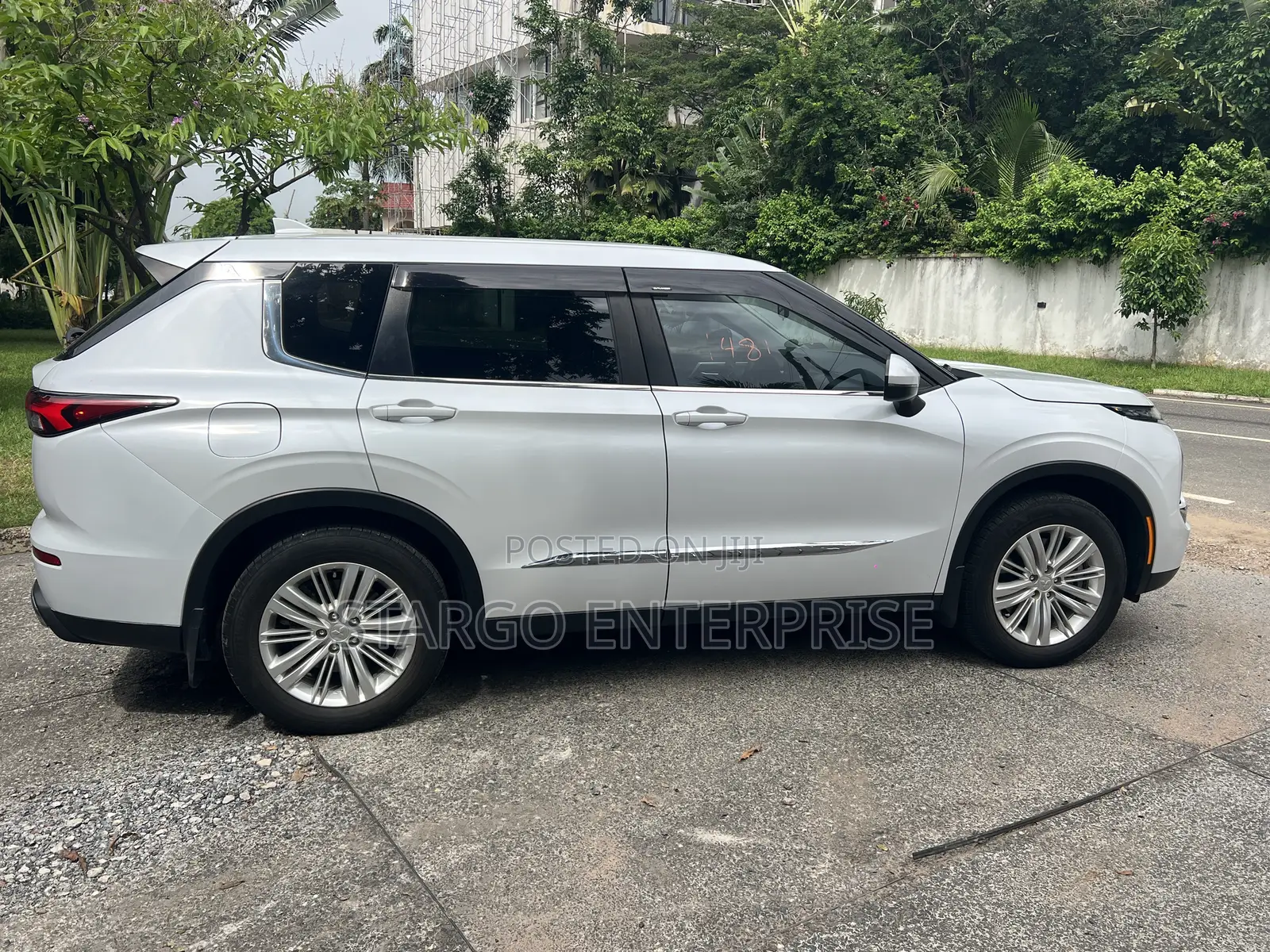 Mitsubishi Outlander SEL Launch Edition 2022 White