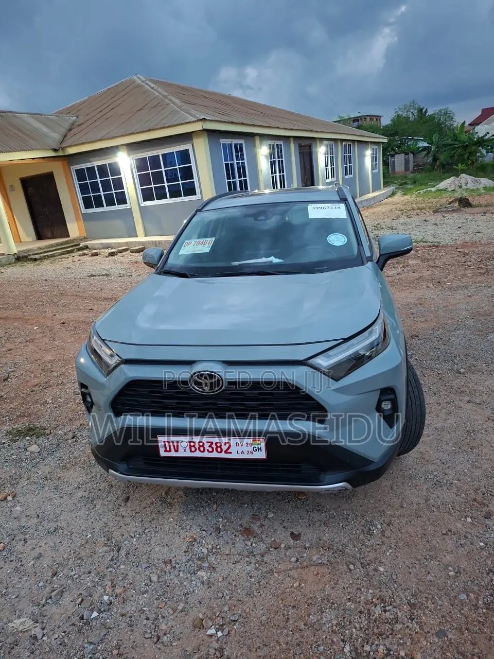 Toyota RAV4 XLE Premium AWD 2023 Gray