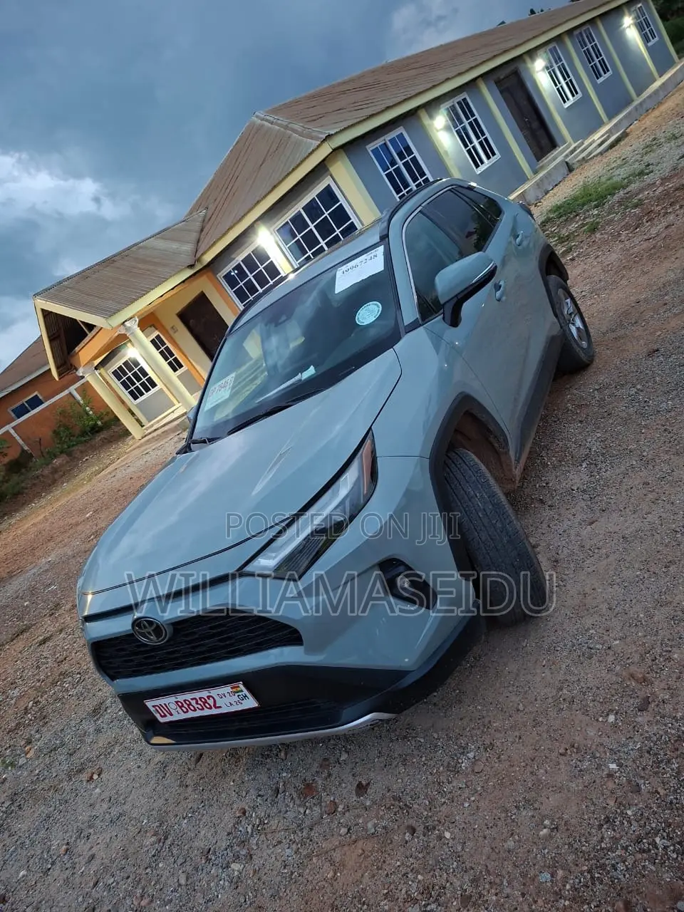 Toyota RAV4 XLE Premium AWD 2023 Gray
